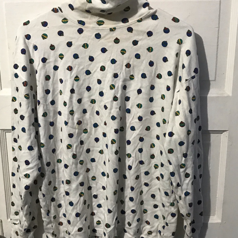 White Turtleneck. Size L. Holiday Ready!
